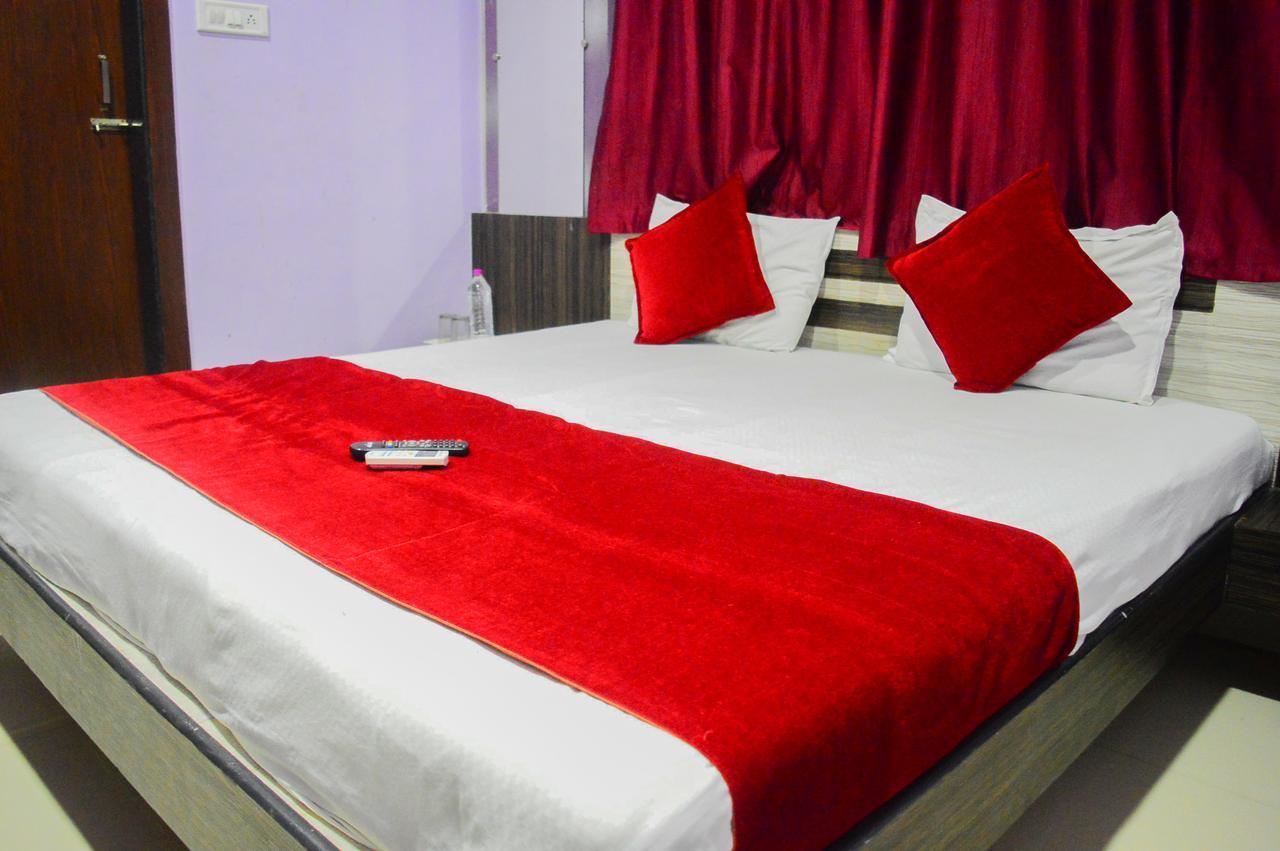 Hotel Royal Palace - 150 Meters From Mahakal Temple Ujjain Exterior photo